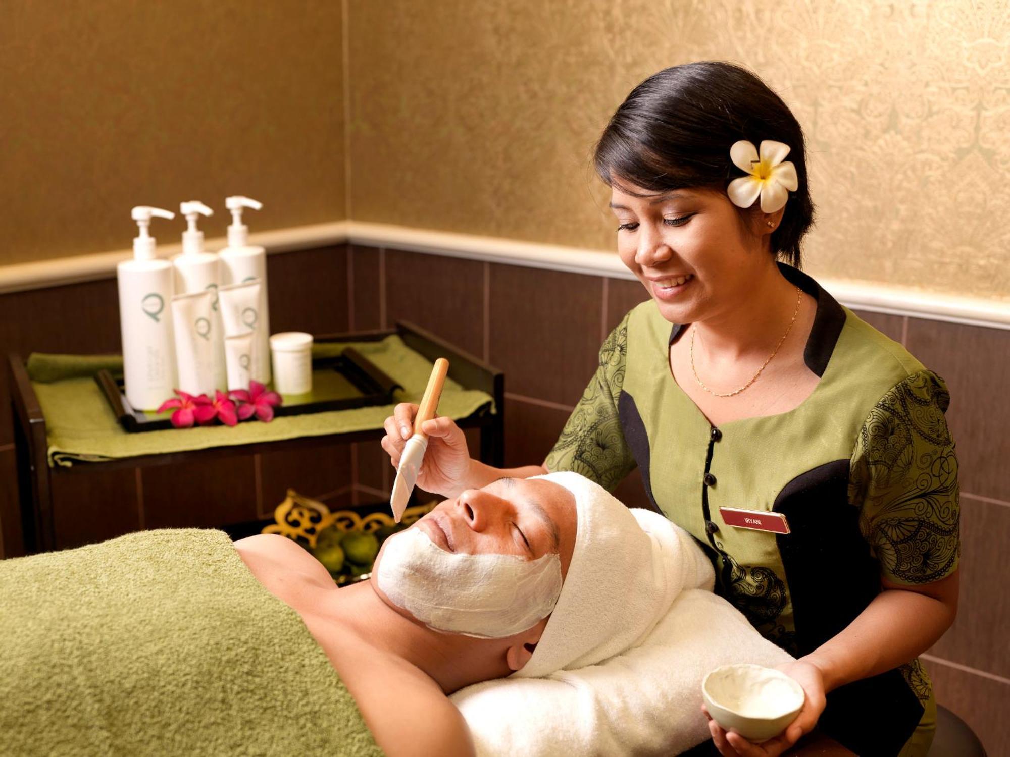 แกรนด์ เลซิส พอร์ท ดิคสัน Hotel พอร์ตดิ๊กสัน สิ่งอำนวยความสะดวก รูปภาพ A spa treatment