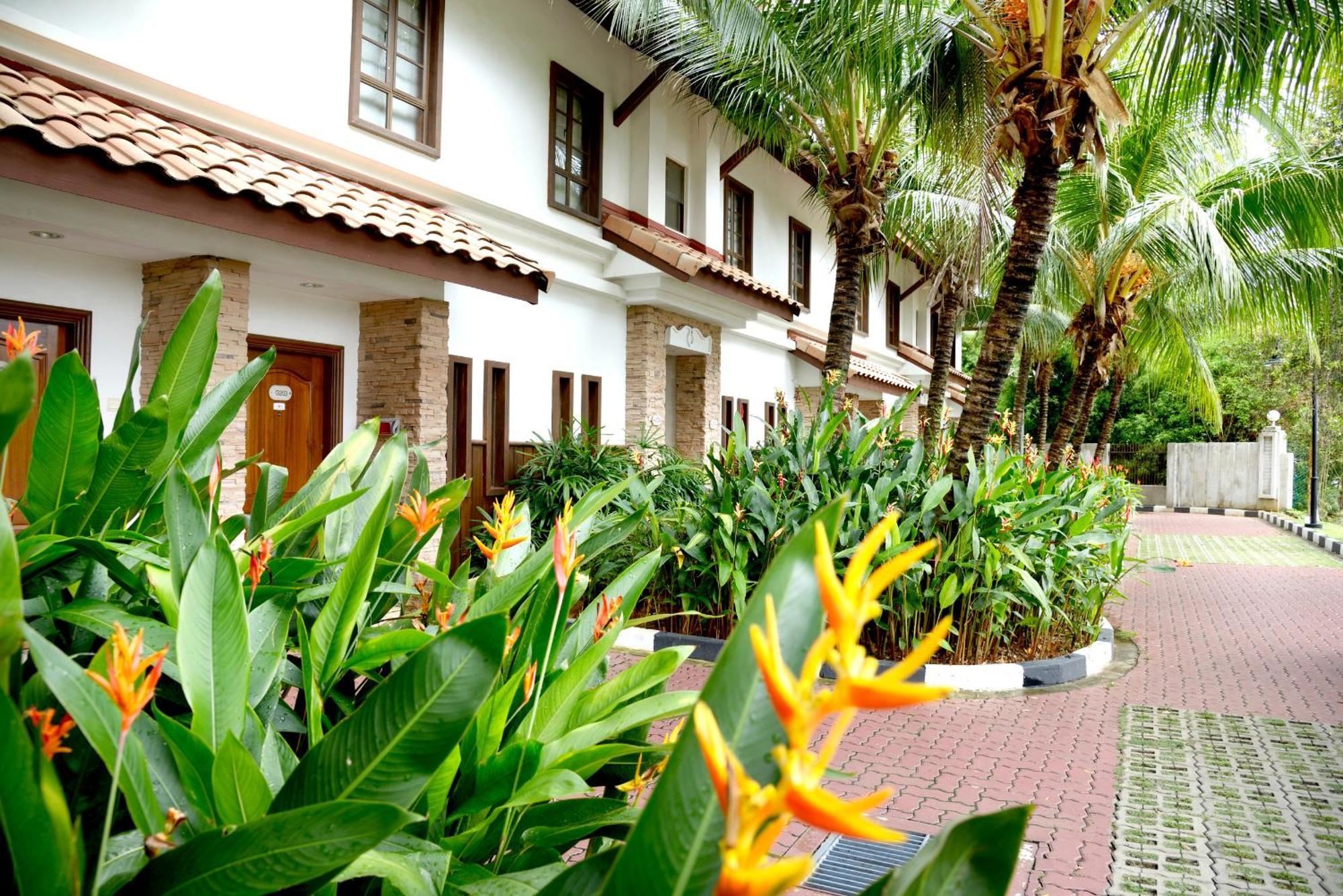 แกรนด์ เลซิส พอร์ท ดิคสัน Hotel พอร์ตดิ๊กสัน ภายนอก รูปภาพ The hotel's exterior