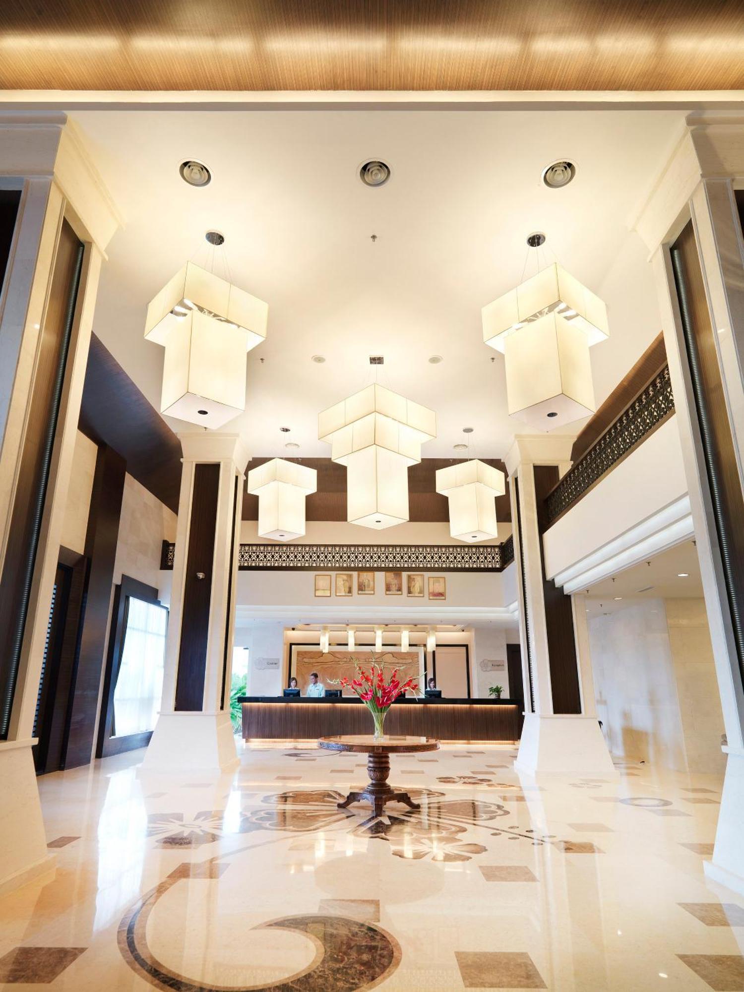 แกรนด์ เลซิส พอร์ท ดิคสัน Hotel พอร์ตดิ๊กสัน ภายนอก รูปภาพ Lobby
